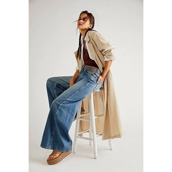 NWT FREE PEOPLE Sz 32 LOVEFOOL LOW RISE JEANS IN BLUE - Picture 4 of 4